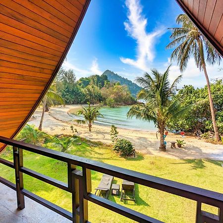 Half Moon Beach Villa - By Kohchangvillas Ко Чанг Екстериор снимка