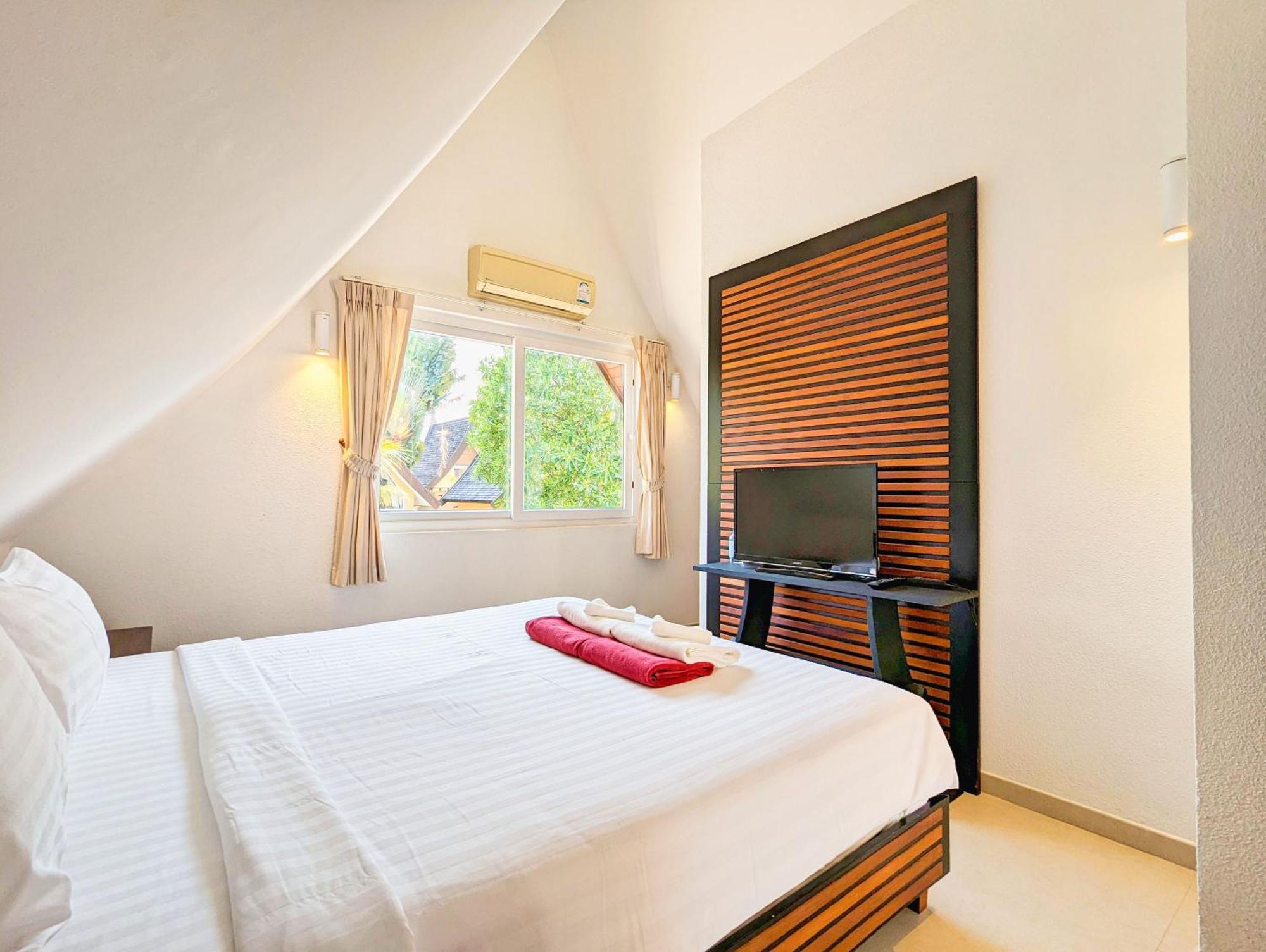 Half Moon Beach Villa - By Kohchangvillas Ко Чанг Екстериор снимка