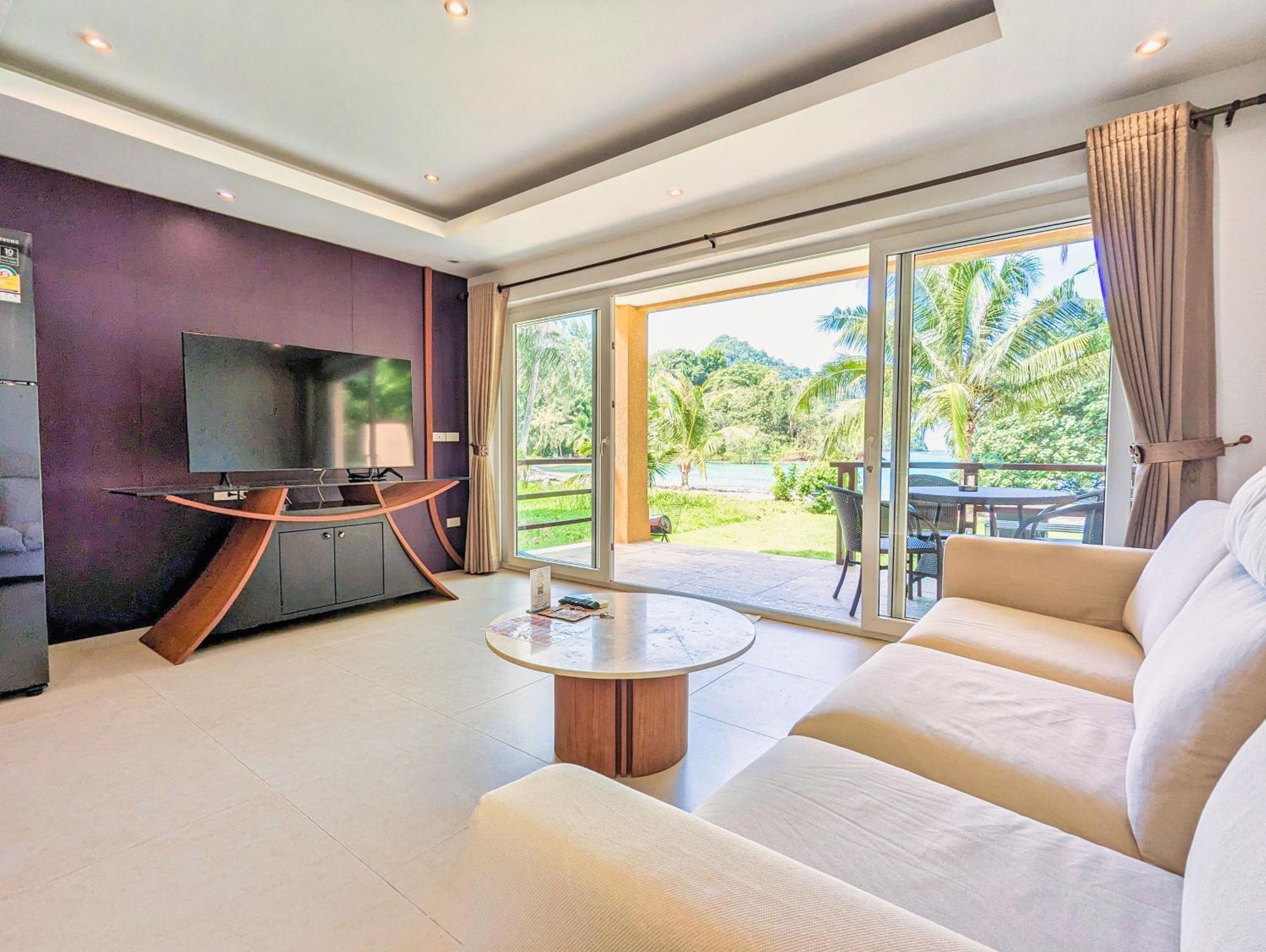 Half Moon Beach Villa - By Kohchangvillas Ко Чанг Екстериор снимка